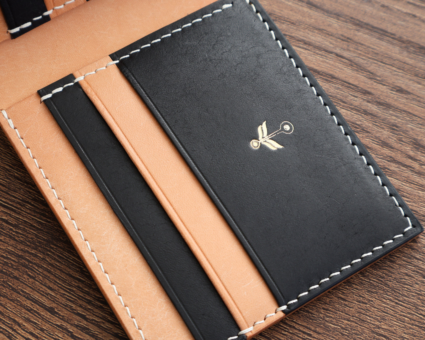 Bifold Wallet - 9 pocket Italian Full grain Veg tan leather wallet